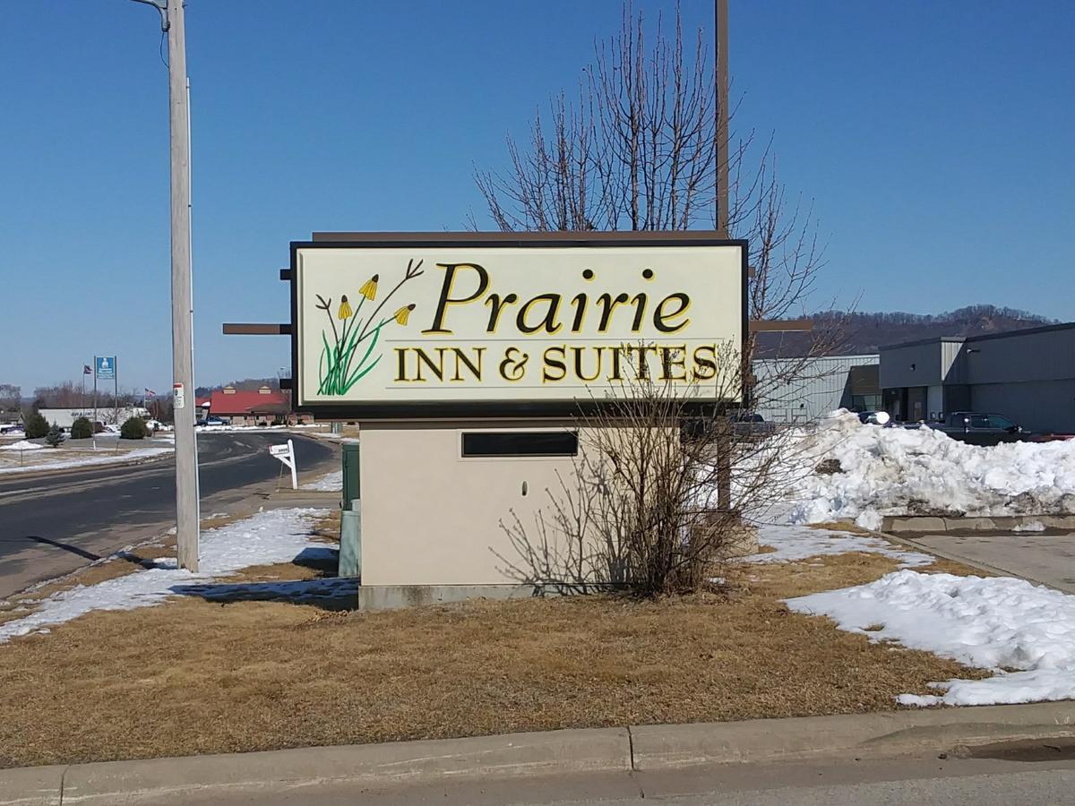 Prairie Inn & Suites Holmen Eksteriør billede